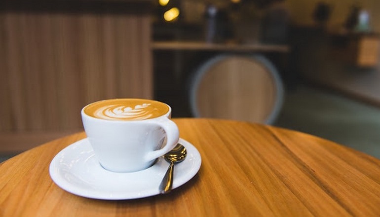 لیست بهترین کافی شاپ های گیلان | با آدرس و شماره تماس