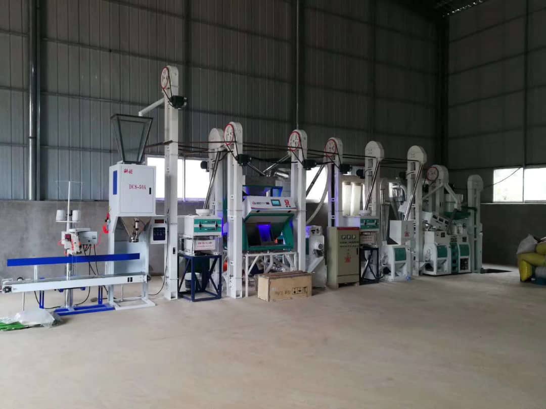 کارگاه صنعتی پادنگ سازان خزر در رشت کارگاه صنعتی پادنگ سازان خزر در رشت