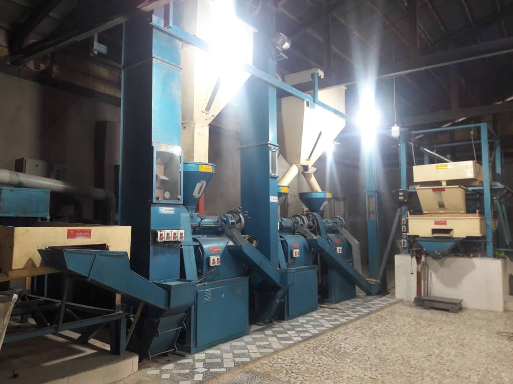 کارگاه صنعتی پادنگ سازان خزر در رشت کارگاه صنعتی پادنگ سازان خزر در رشت