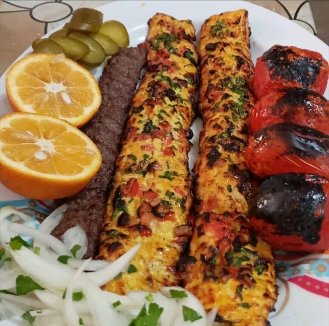 باغ رستوران آفتاب در همدان
