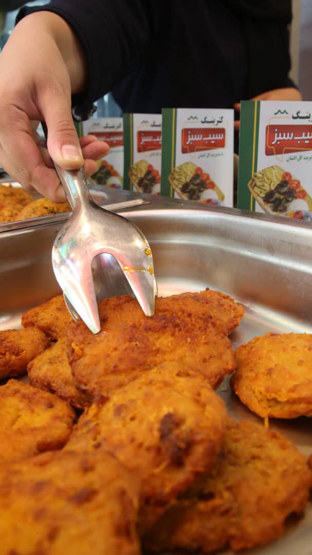 کترینگ سیب سبز در تبریز