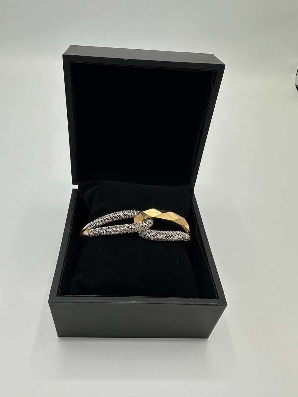 طلا فروشی منتظری در نجف آباد اصفهان طلا فروشی منتظری در نجف آباد اصفهان