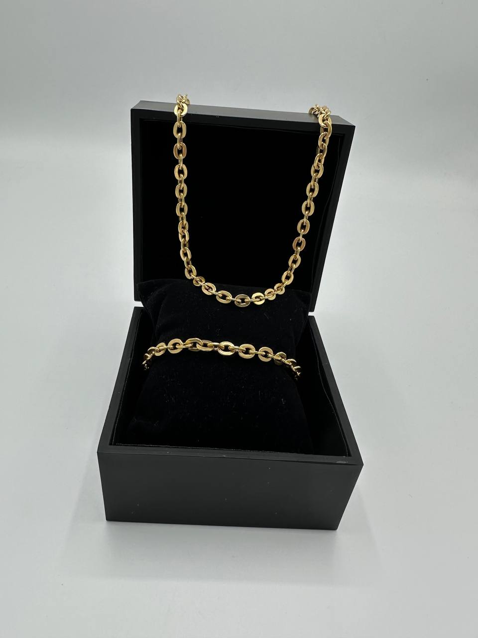 طلا فروشی منتظری در نجف آباد اصفهان طلا فروشی منتظری در نجف آباد اصفهان