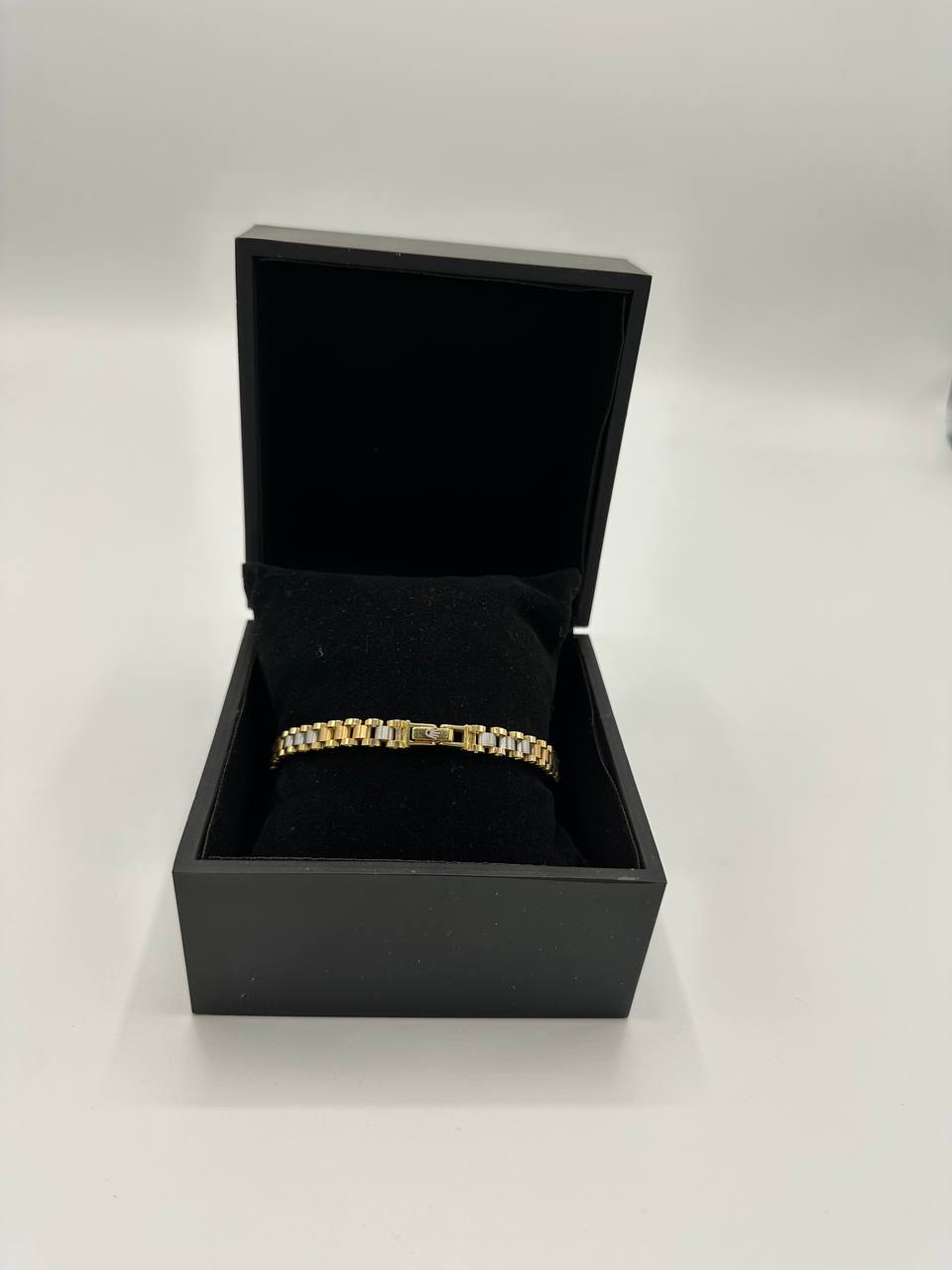 طلا فروشی منتظری در نجف آباد اصفهان طلا فروشی منتظری در نجف آباد اصفهان