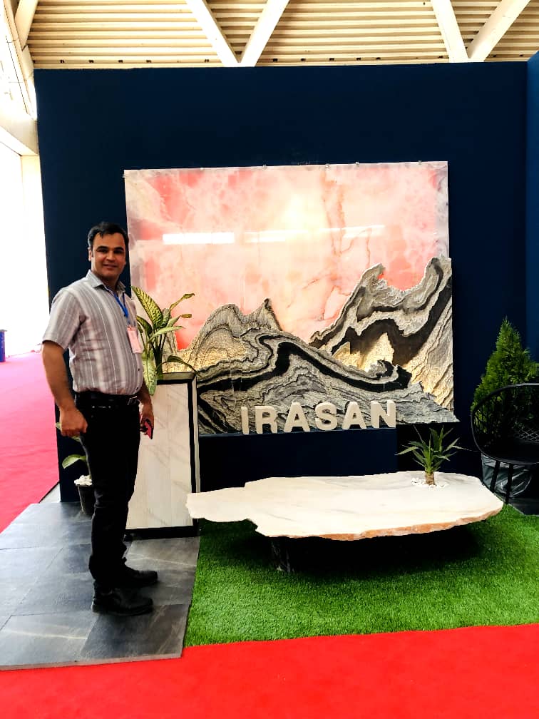 سنگکاری نما عبدالرضا سرلک در الیگودرز