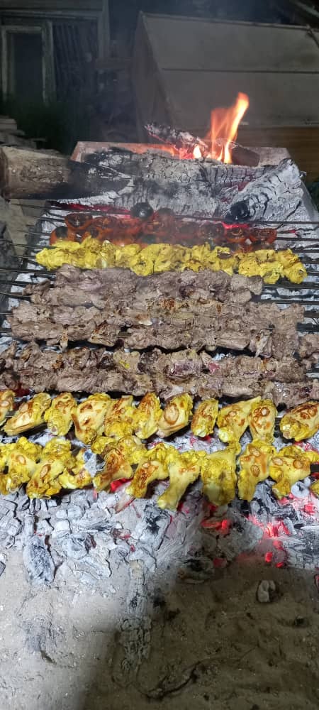 کبابسرای خانوادگی عزیزی نازک سرا آستانه اشرفیه