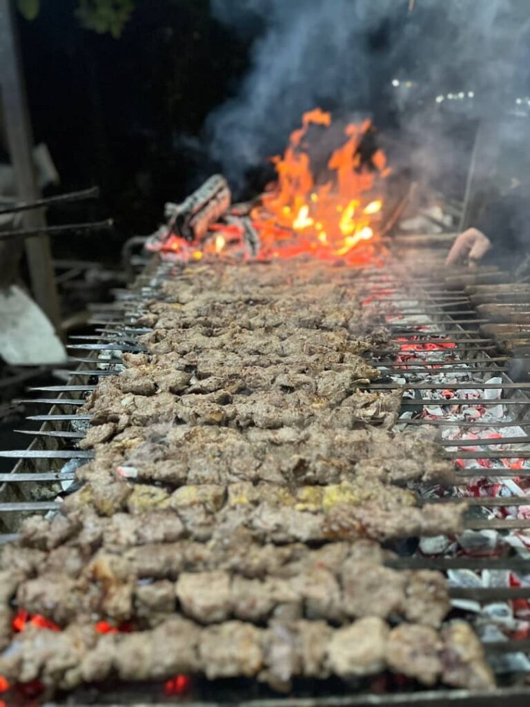 کبابسرای خانوادگی عزیزی نازک سرا آستانه اشرفیه