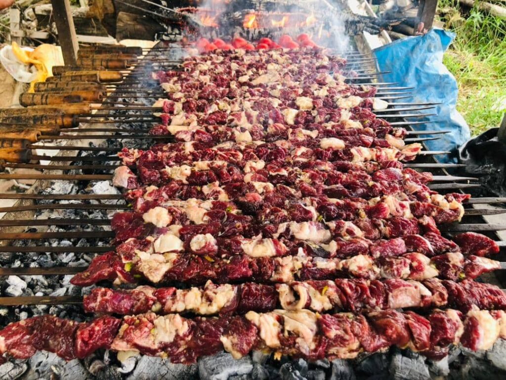 کبابسرای خانوادگی عزیزی نازک سرا آستانه اشرفیه