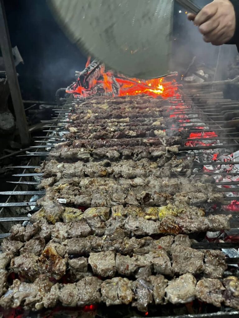 کبابسرای خانوادگی عزیزی نازک سرا آستانه اشرفیه