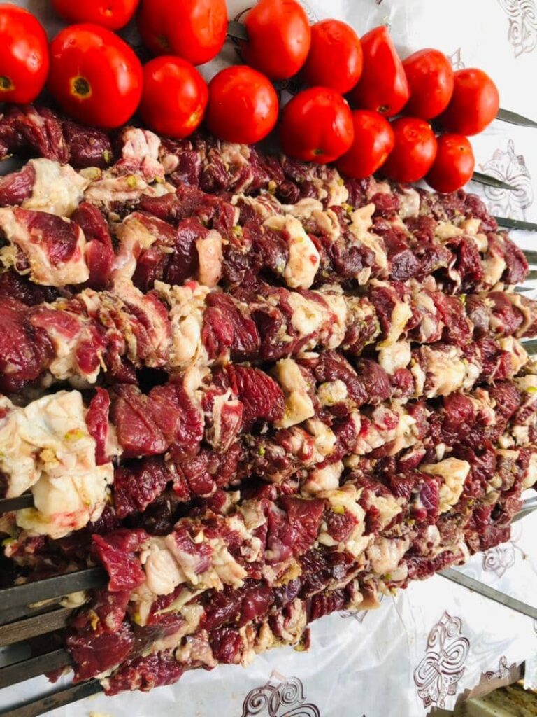 کبابسرای خانوادگی عزیزی نازک سرا آستانه اشرفیه