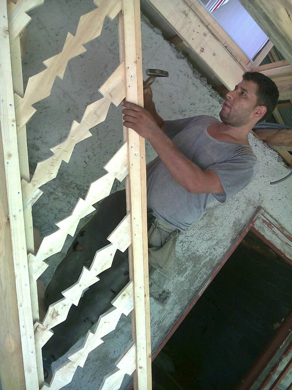 آهنگری سازههای فلزی و چوبی محمد در رشت آهنگری سازههای فلزی و چوبی محمد در رشت