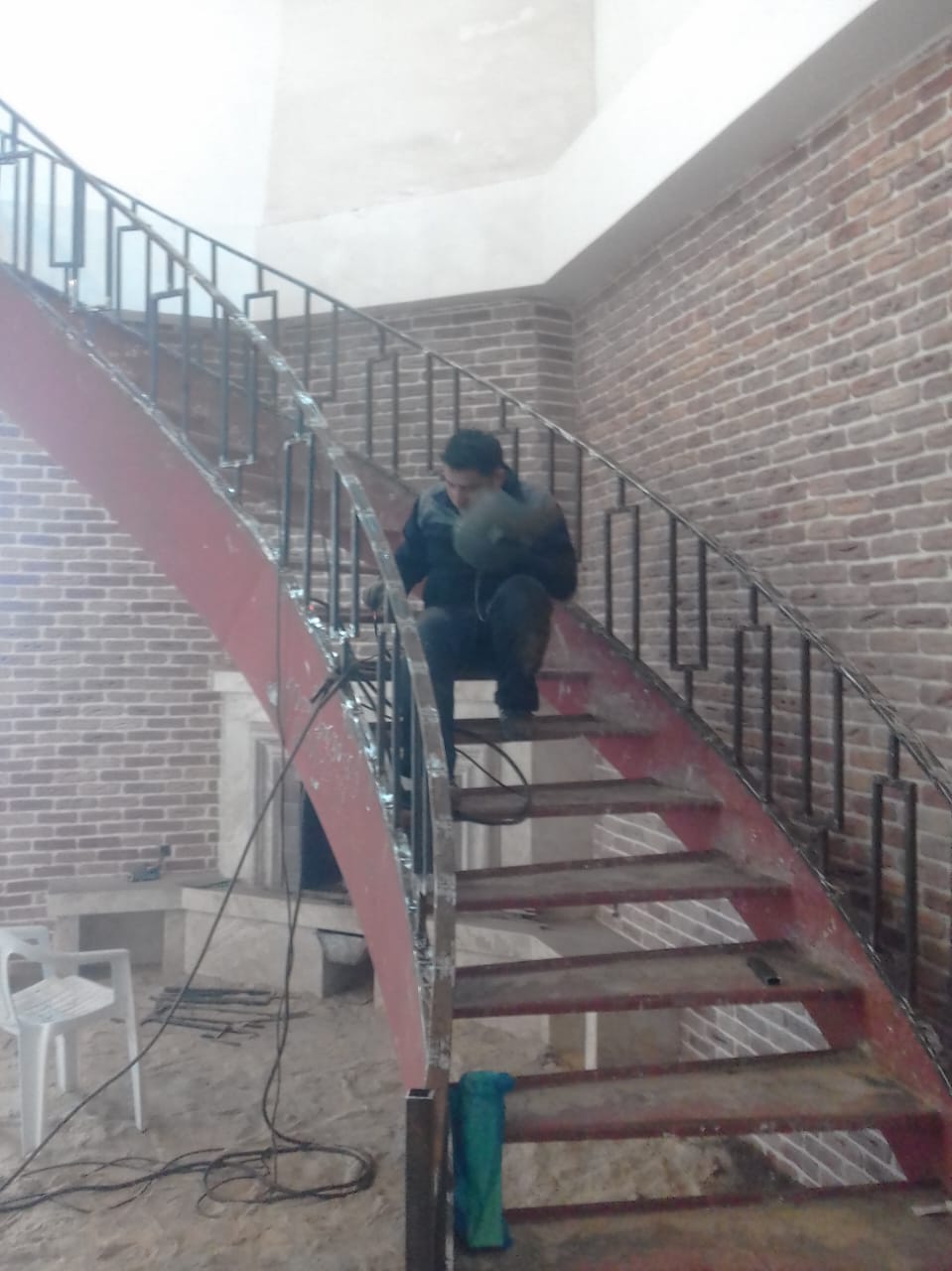 آهنگری سازههای فلزی و چوبی محمد در رشت آهنگری سازههای فلزی و چوبی محمد در رشت