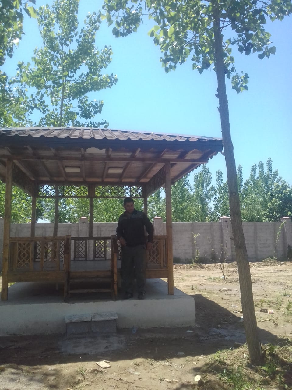 آهنگری سازههای فلزی و چوبی محمد در رشت آهنگری سازههای فلزی و چوبی محمد در رشت