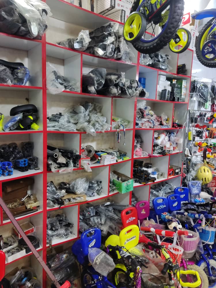 فروشگاه دوچرخه و موتور سیکلت پویا در رشت