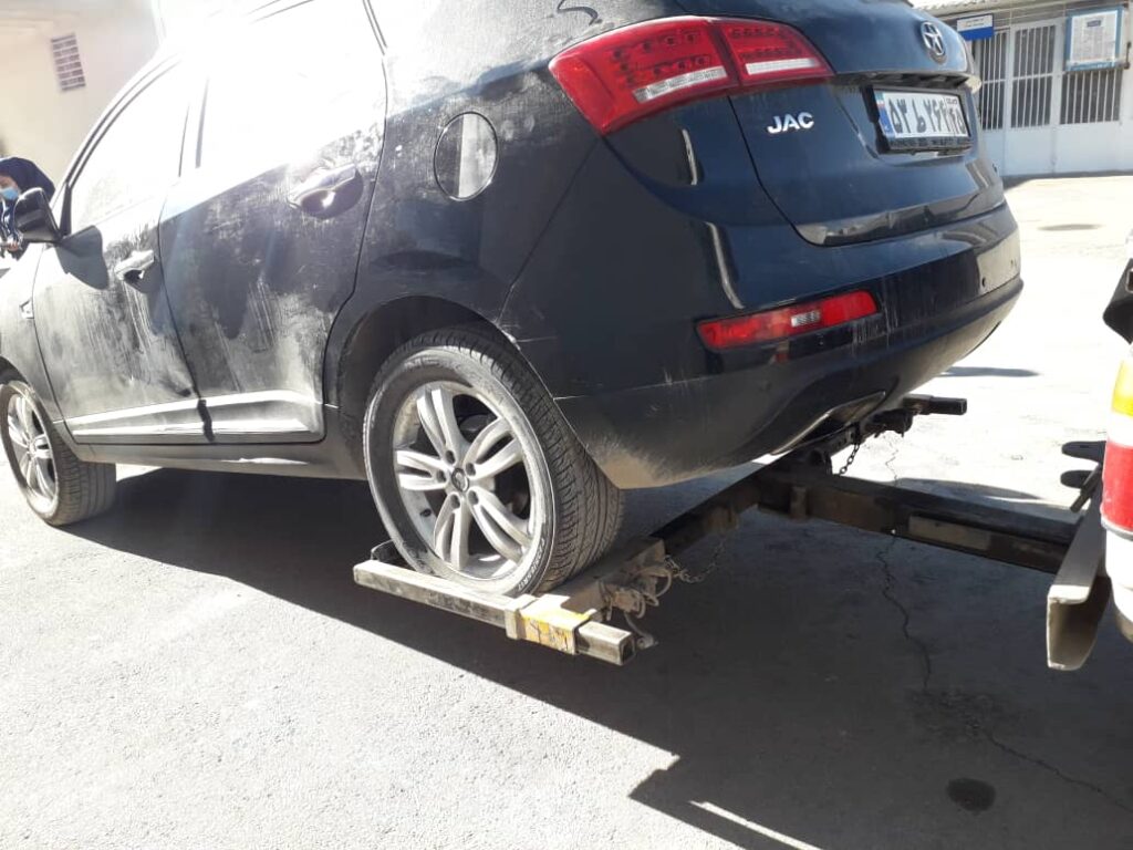 یدک کش و چرخ گیر آزادی در کرمان