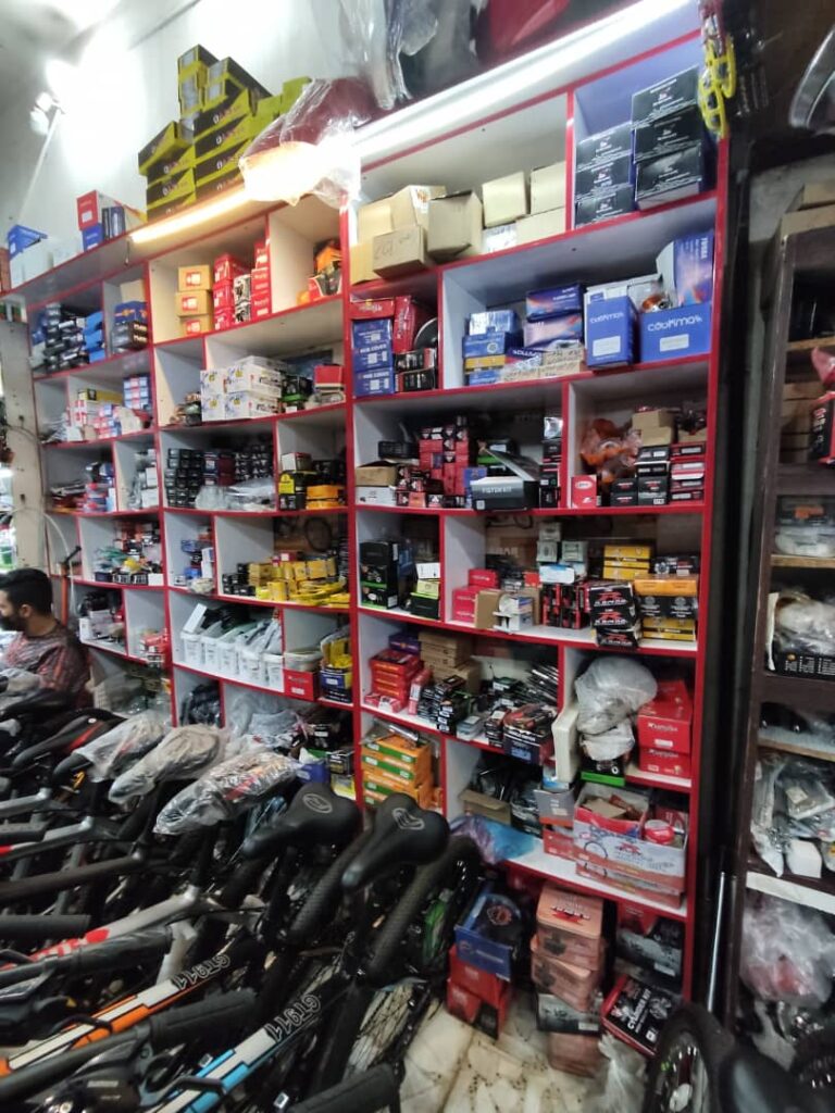 فروشگاه دوچرخه و موتور سیکلت پویا در رشت