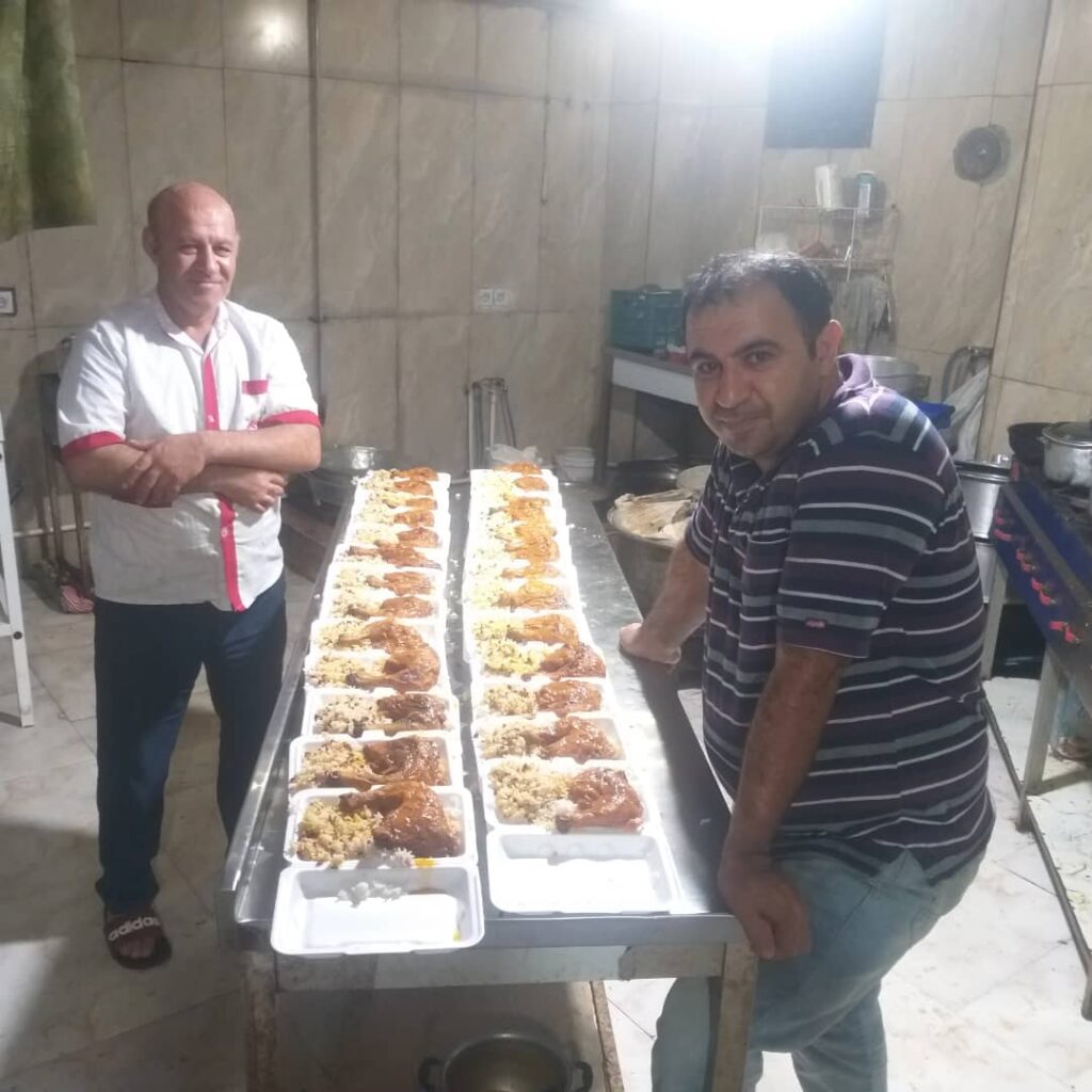 آشپزخانه مرکزی دو برادر در نور