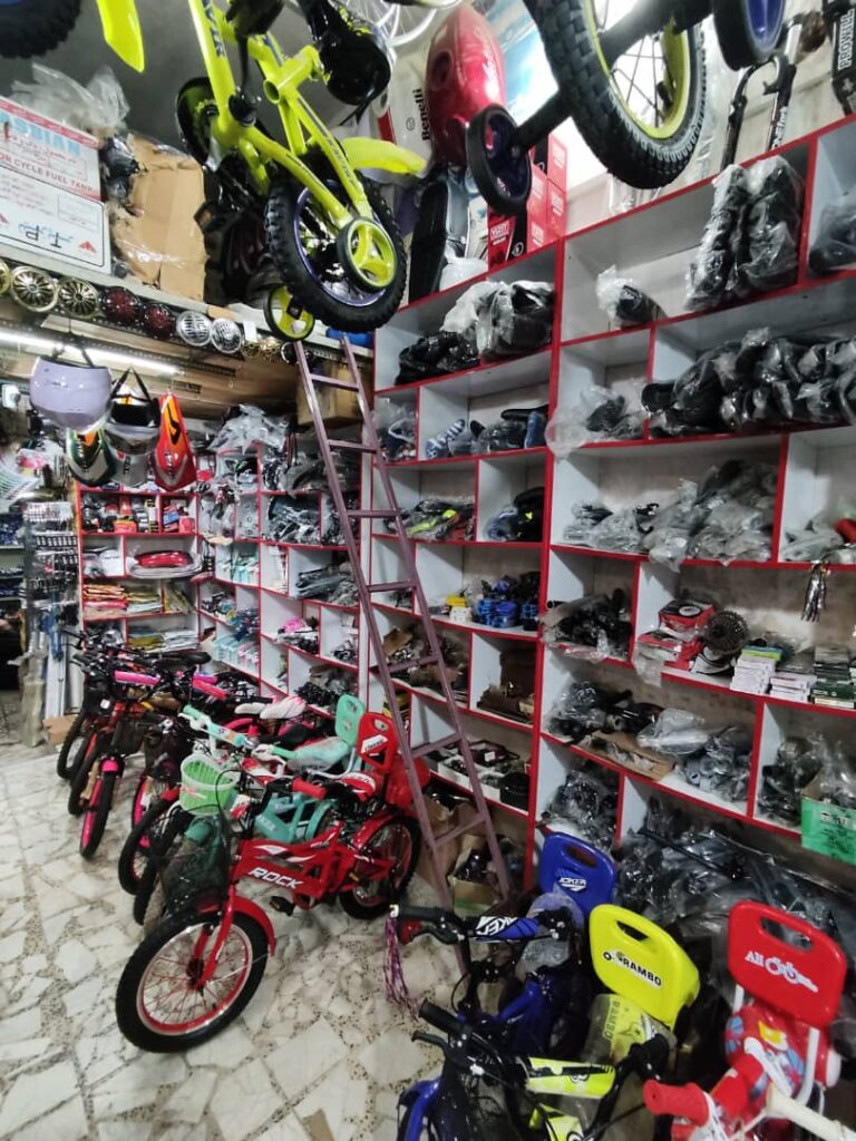 فروشگاه دوچرخه و موتور سیکلت پویا در رشت