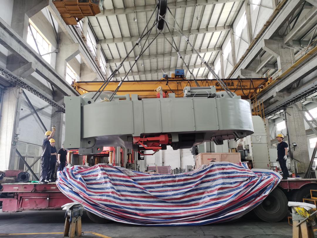 حمل و نقل کاوه فراز آسیا و کمرشکن مصطفی مرادیان در بندرعباس