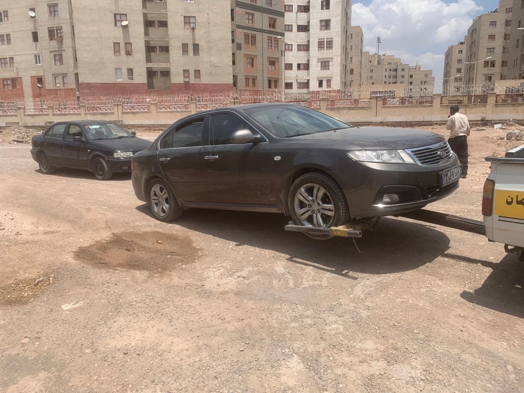 یدک کش و چرخ گیر آزادی در کرمان