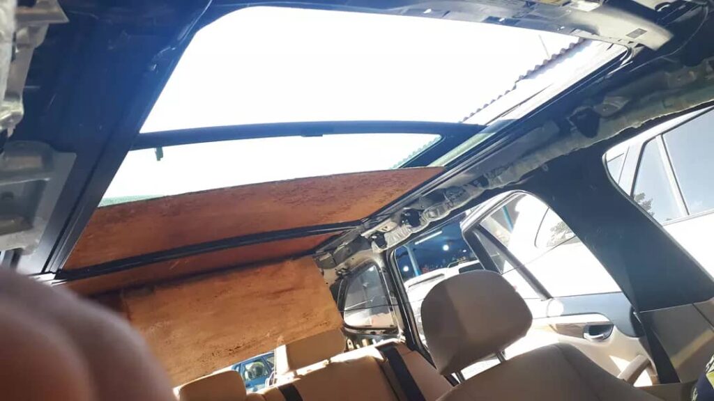 تعمیرات سانروف مجید در رشت