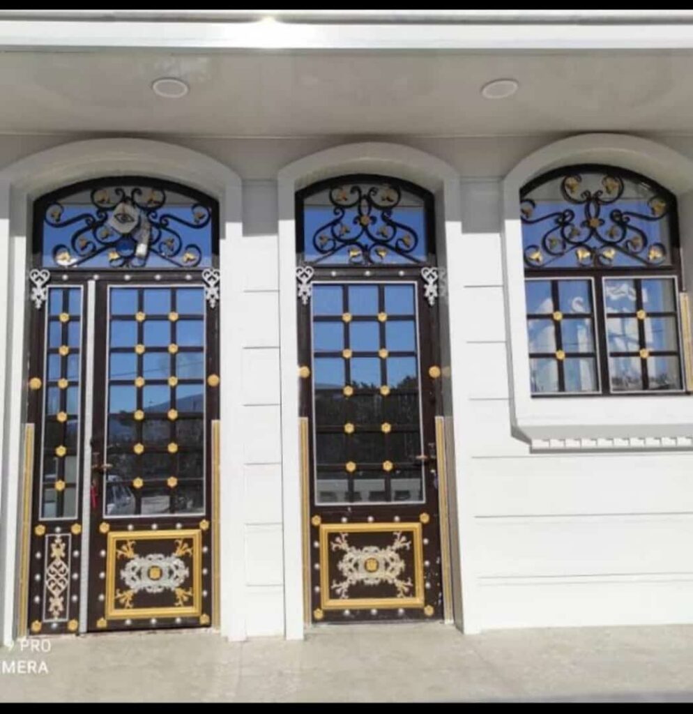 درب و پنجره سازی لار صنعت در هرمزگان