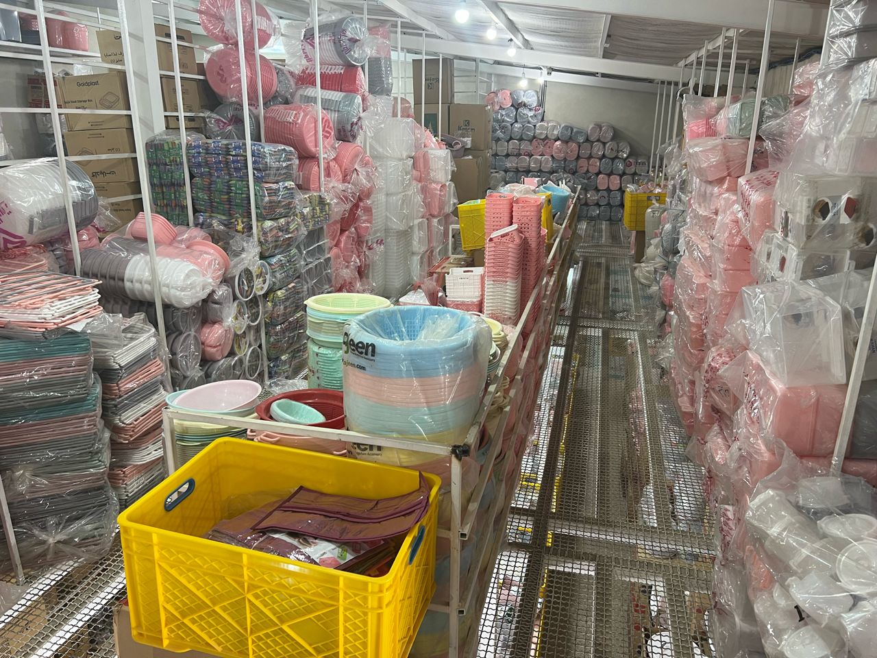 پلاستیک ابوطالبیان در همدان پلاستیک ابوطالبیان در همدان