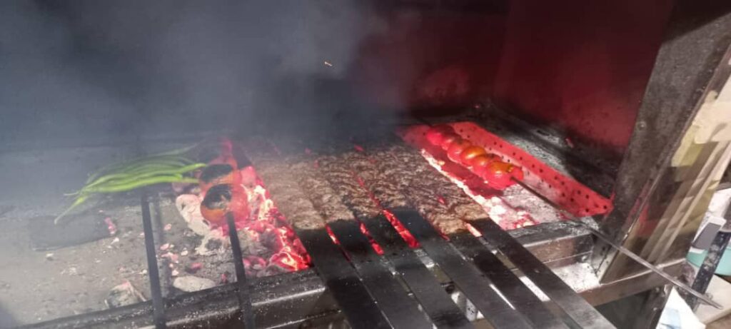 کباب بناب آذربایجان مقدم در ساوجبلاغ البرز