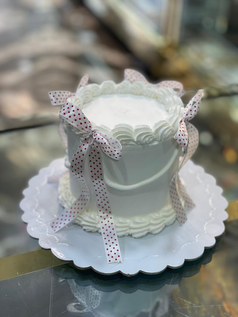 شیرینی سرای ولیعصر در لنگرود