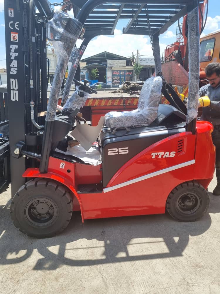 دنیای لیفتراک برقی علی قره بیگلو در تبریز