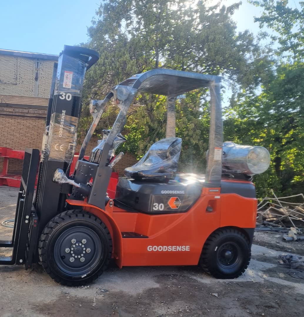 دنیای لیفتراک برقی علی قره بیگلو در تبریز