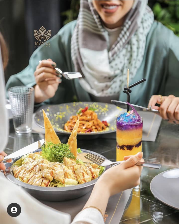 کافه رستوران خودمونی در قم