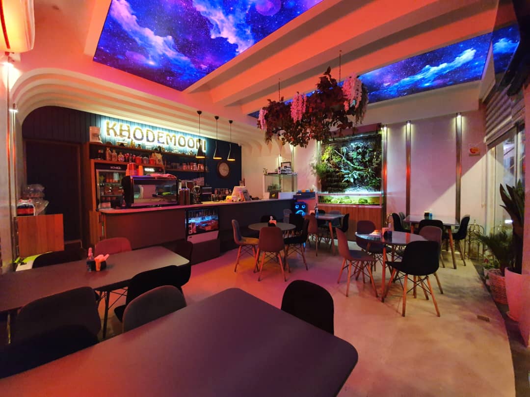 کافه رستوران خودمونی در قم