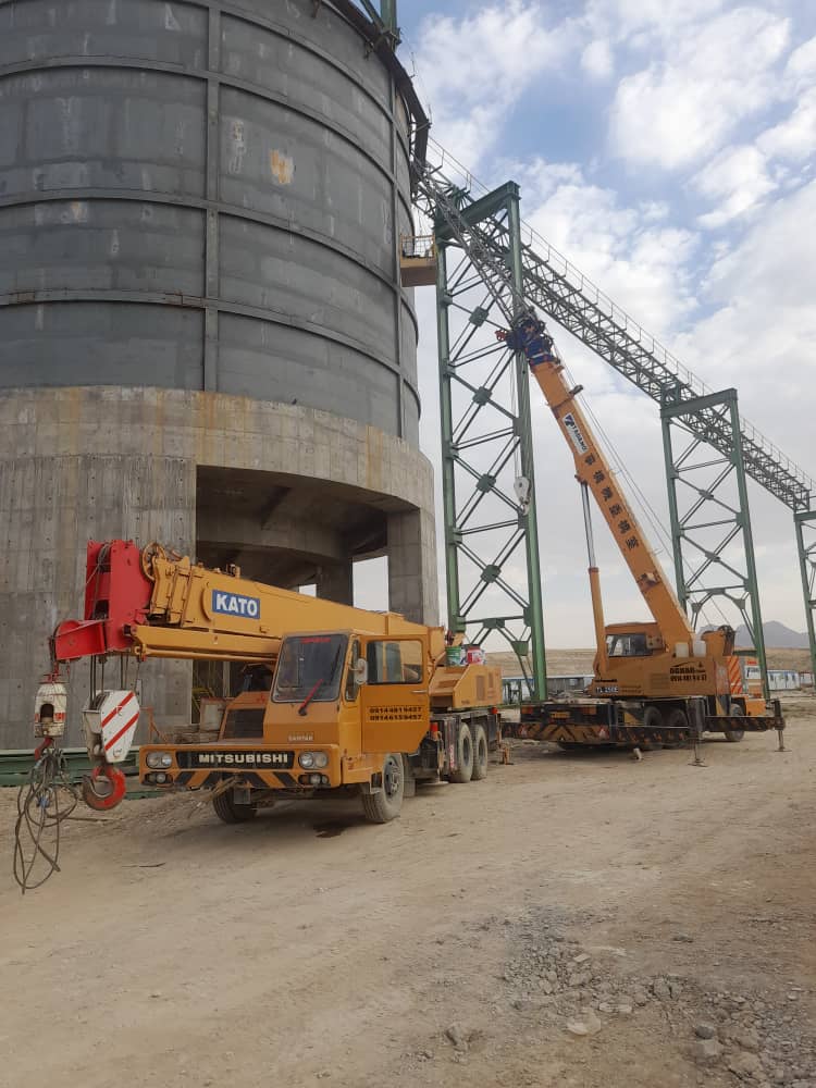 جرثقیل عقاب در میاندوآب جرثقیل عقاب در میاندوآب