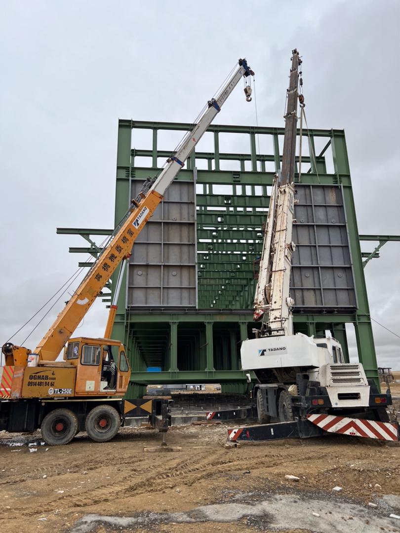 جرثقیل عقاب در میاندوآب جرثقیل عقاب در میاندوآب