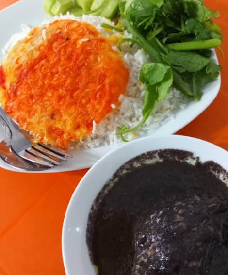 آشپزخانه ترنگ طلایی در بندرانزلی