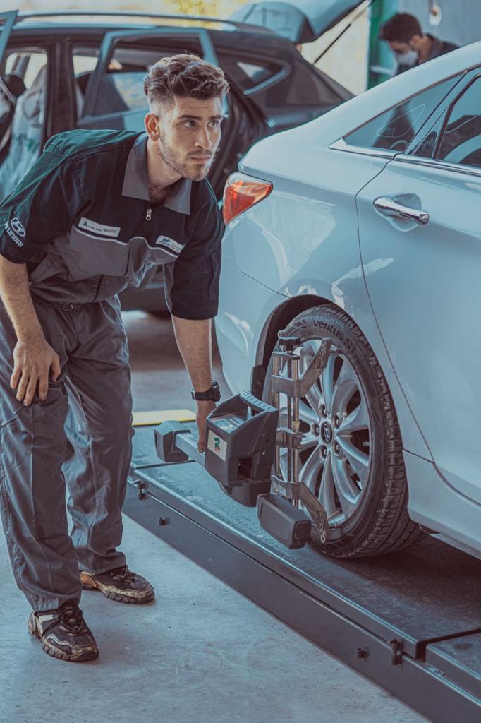 کلینیک فوق تخصصی هیوندا و کیا برادران فرخنده در گیلان