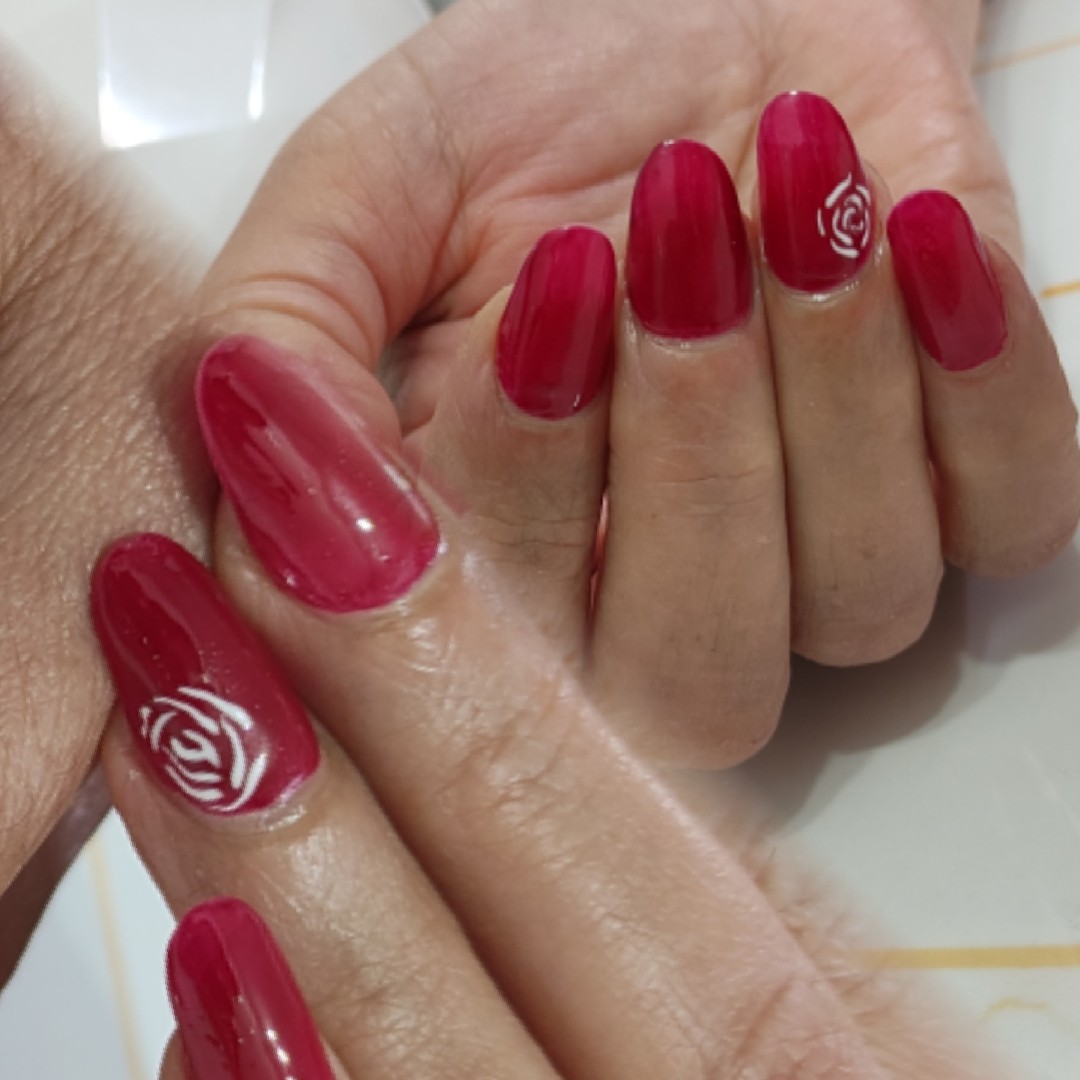 خدمات ناخن و پدیکور عاطفه نیل در لاهیجان خدمات ناخن و پدیکور عاطفه نیل در لاهیجان