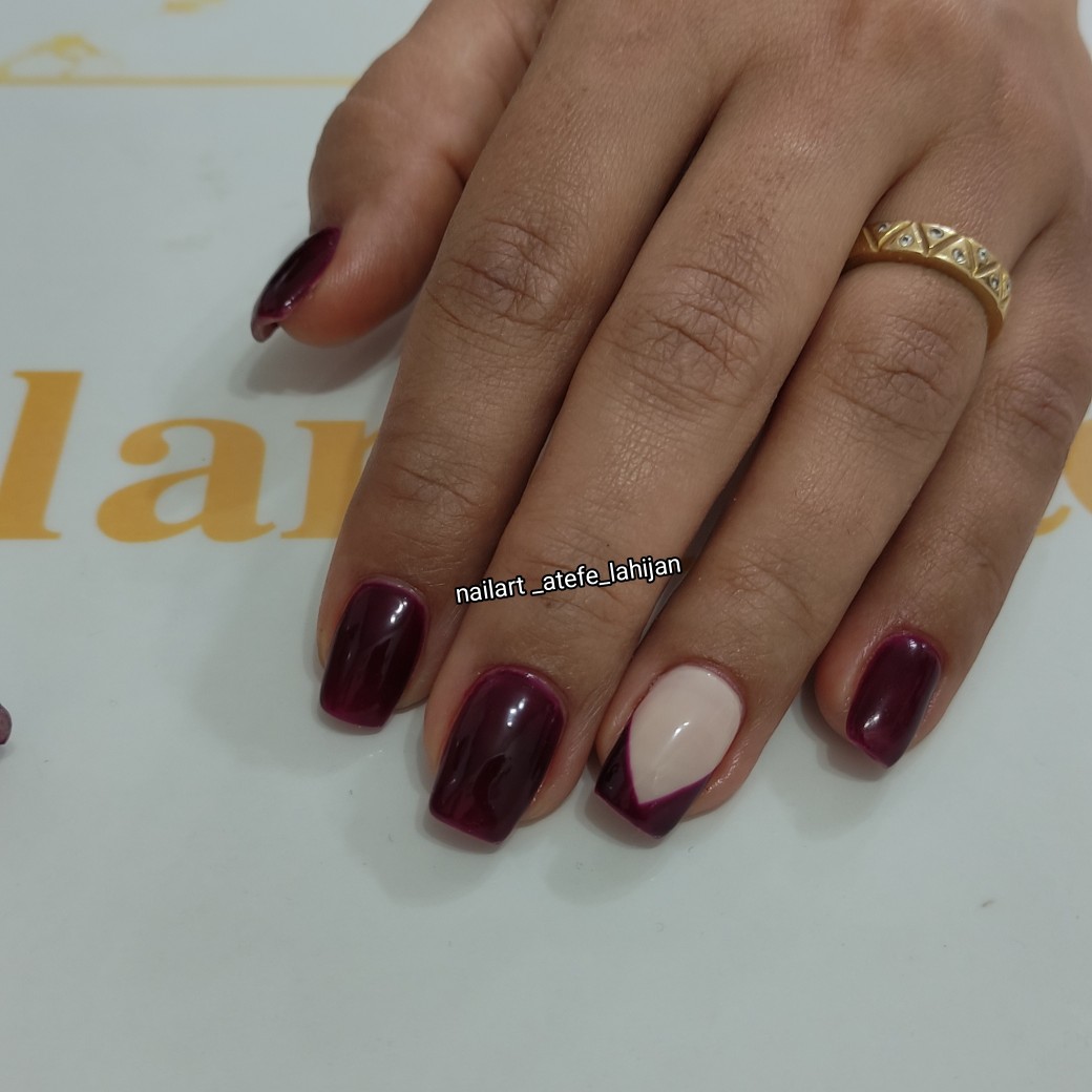 خدمات ناخن و پدیکور عاطفه نیل در لاهیجان خدمات ناخن و پدیکور عاطفه نیل در لاهیجان