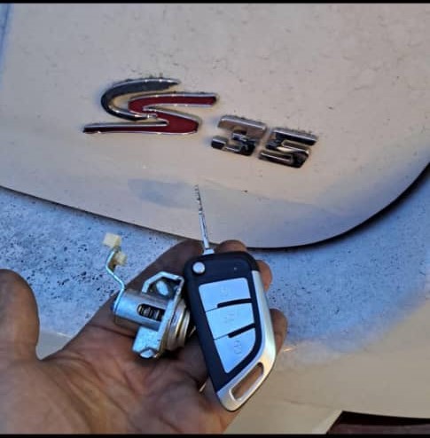 قفل و کلیدسازی شبانه روزی عقیل در رشت قفل و کلیدسازی شبانه روزی عقیل در رشت