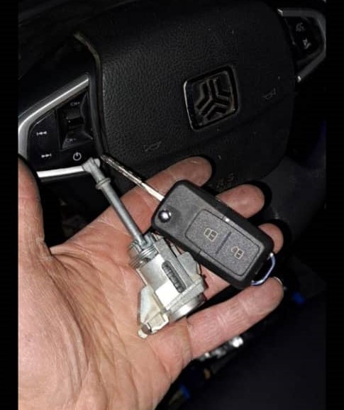 قفل و کلیدسازی شبانه روزی عقیل در رشت قفل و کلیدسازی شبانه روزی عقیل در رشت