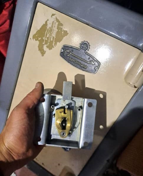 قفل و کلیدسازی شبانه روزی عقیل در رشت قفل و کلیدسازی شبانه روزی عقیل در رشت