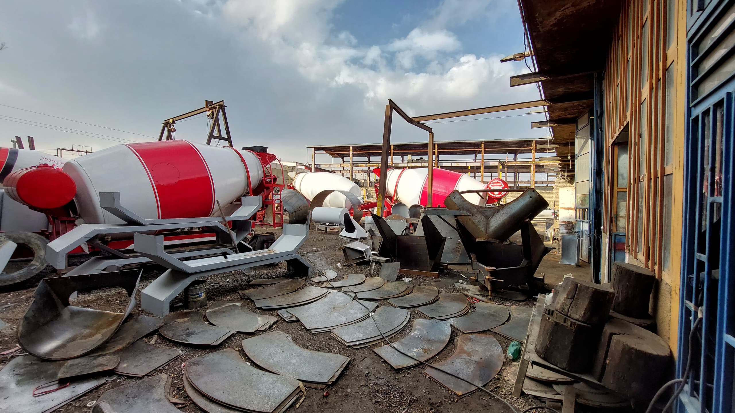 میکسر سازان غرب نصیری در همدان میکسر سازان غرب نصیری در همدان