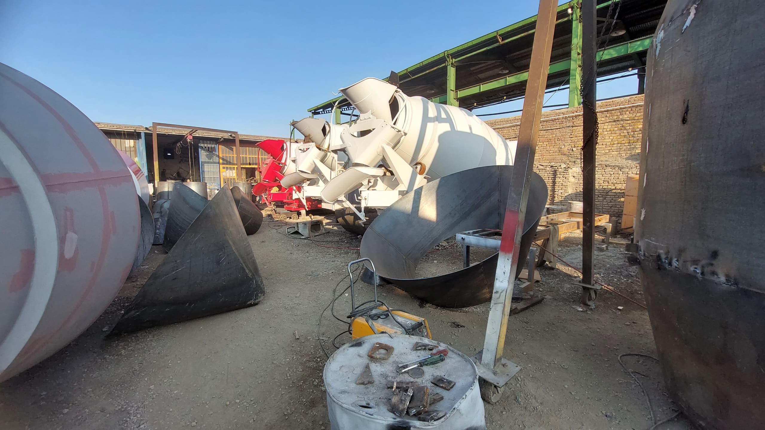 میکسر سازان غرب نصیری در همدان میکسر سازان غرب نصیری در همدان