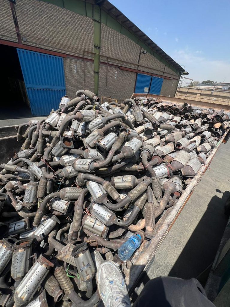 خریدار کاتالیزور و پخش اگزوز البرز در کرج