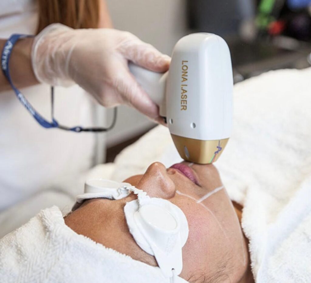 کلینیک زیبایی ونوس در آمل