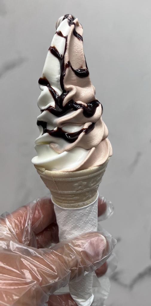 بستنی فروشی سالار در یزد