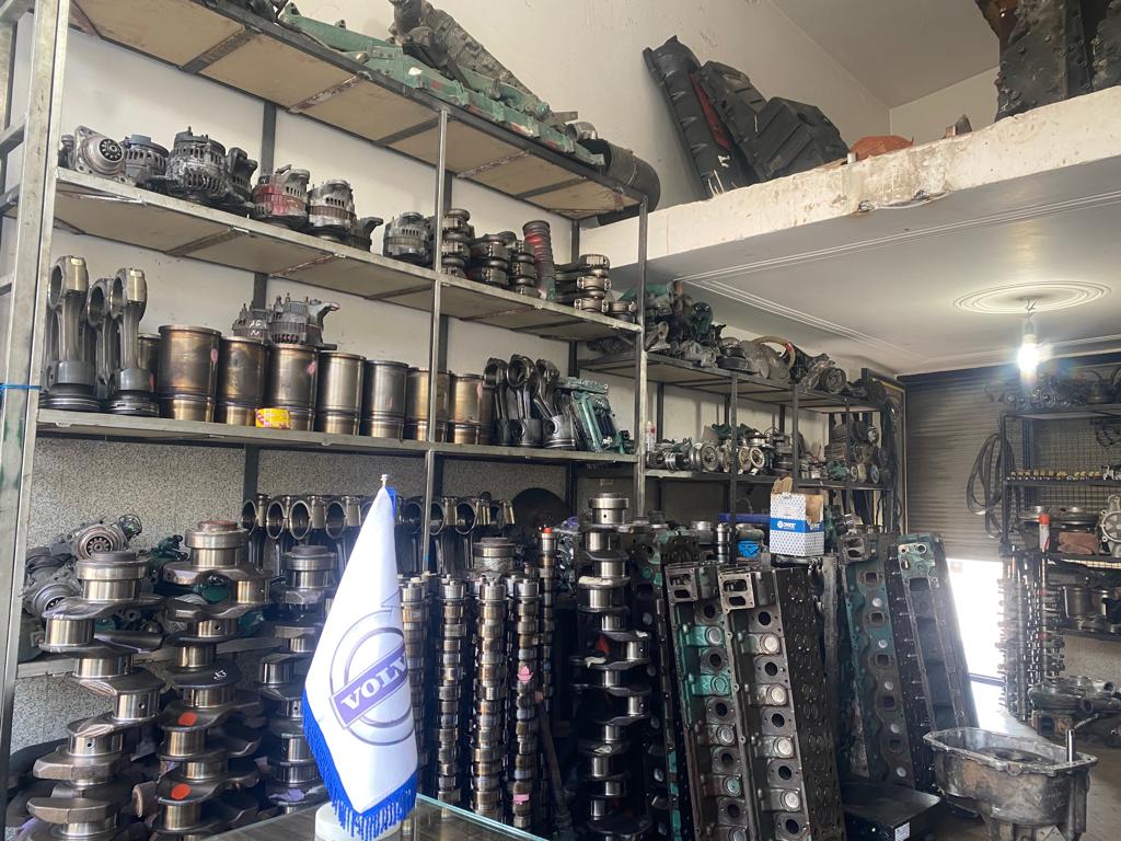 استوک فروشی قطعات ولوو و رنو حسینی در مهاباد استوک فروشی قطعات ولوو و رنو حسینی در مهاباد