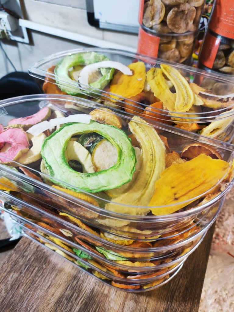 تولید میوه خشک احمدی در کرج