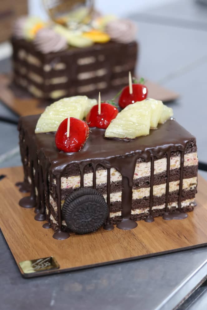 شیرینی و سوغات تک برگ در خرمدره